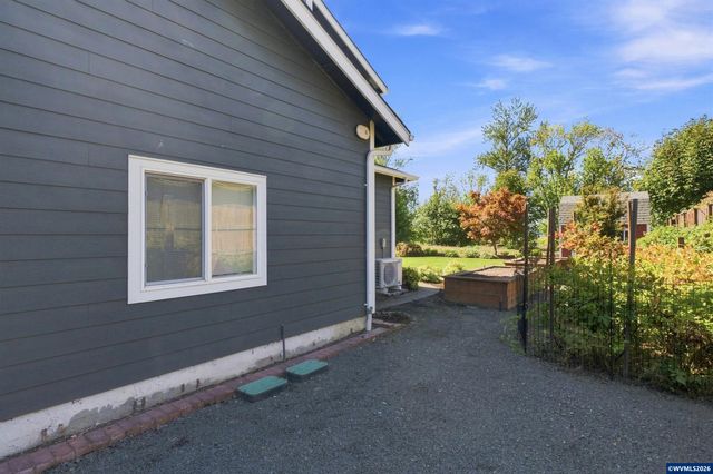 379 Hazelbrook Dr N, Keizer, OR 97303