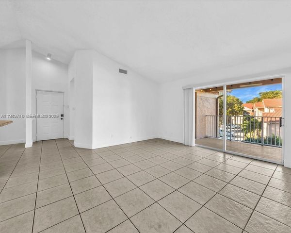 15770 SW 106th Terrace 303, Miami, FL 33196