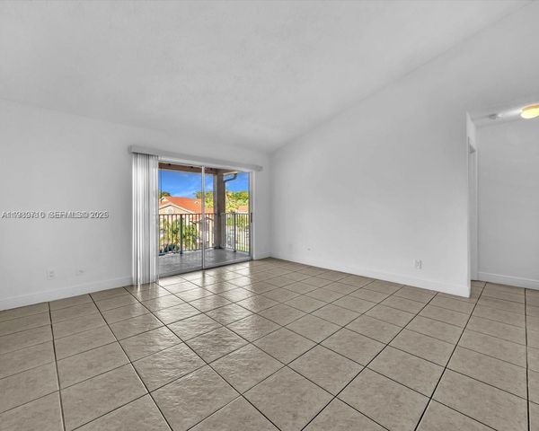15770 SW 106th Terrace 303, Miami, FL 33196