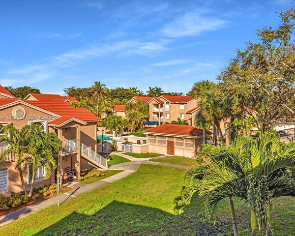 15770 SW 106th Terrace 303, Miami, FL 33196