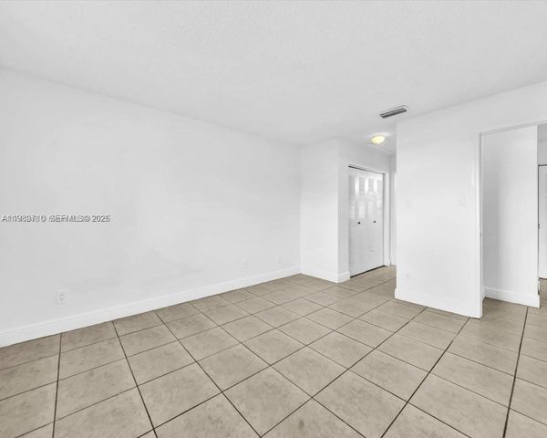 15770 SW 106th Terrace 303, Miami, FL 33196