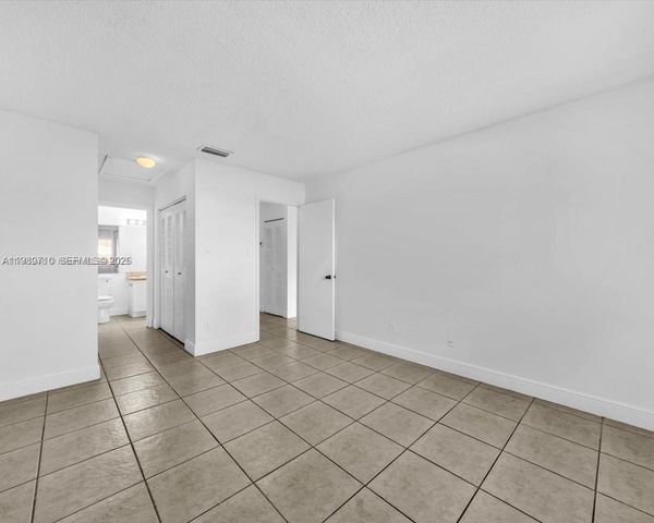 15770 SW 106th Terrace 303, Miami, FL 33196