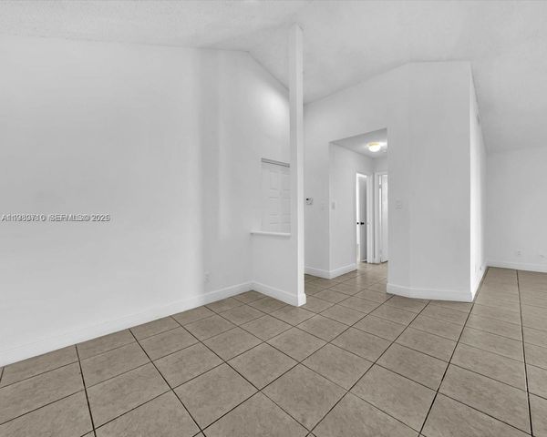 15770 SW 106th Terrace 303, Miami, FL 33196