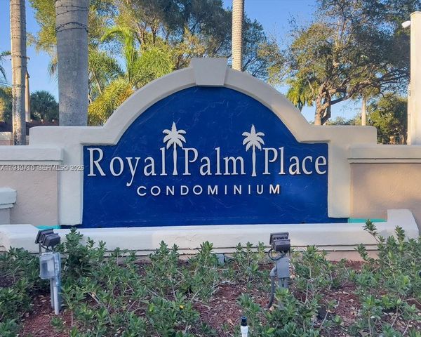 15770 SW 106th Terrace 303, Miami, FL 33196