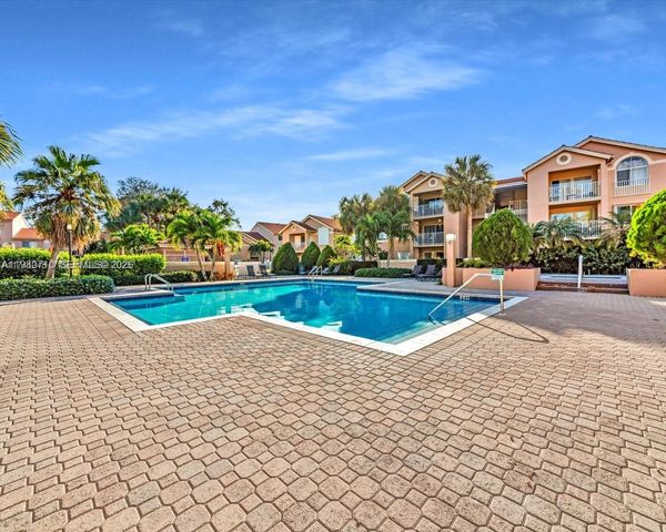15770 SW 106th Terrace 303, Miami, FL 33196