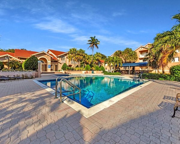 15770 SW 106th Terrace 303, Miami, FL 33196