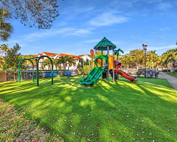 15770 SW 106th Terrace 303, Miami, FL 33196