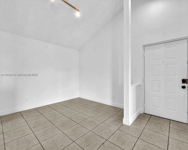 15770 SW 106th Terrace 303, Miami, FL 33196