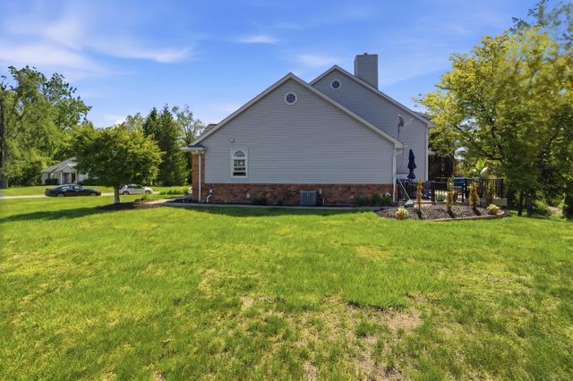 565 Lakes Edge Drive, Oxford, MI 48371