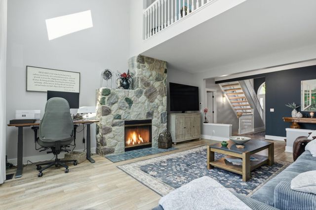 565 Lakes Edge Drive, Oxford, MI 48371
