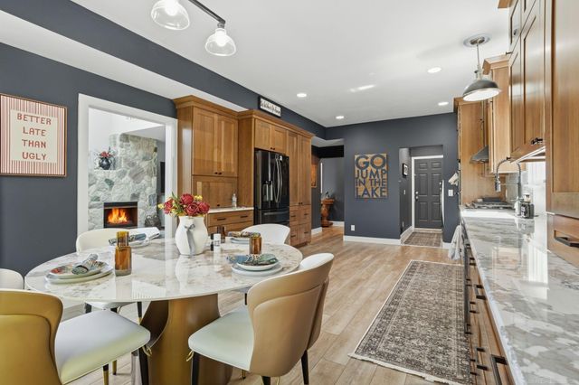 565 Lakes Edge Drive, Oxford, MI 48371