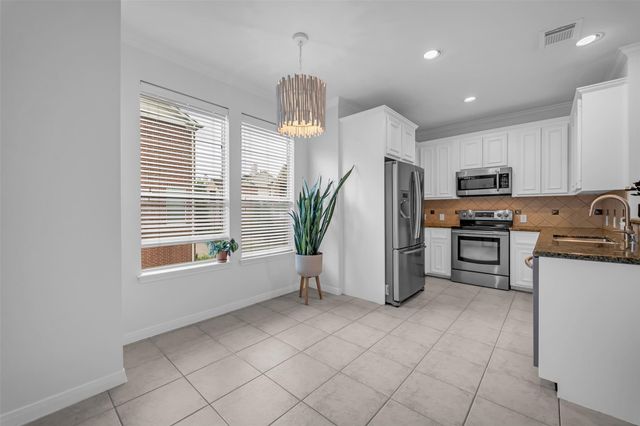 2627 W Dallas Street, Houston, TX 77019