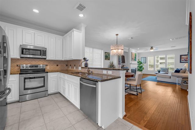 2627 W Dallas Street, Houston, TX 77019
