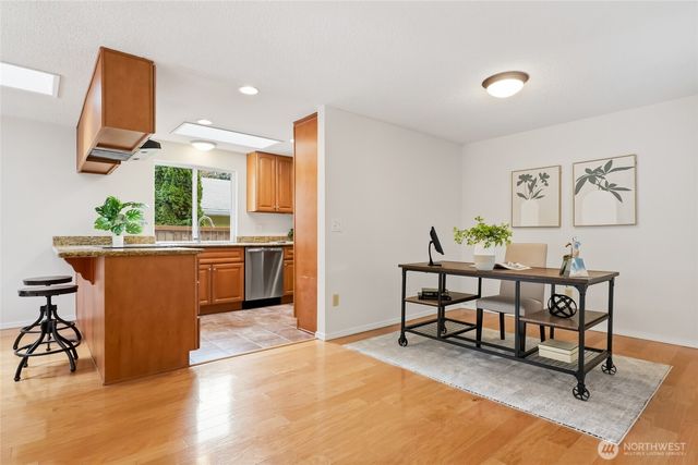 12018 NE 136th Place, Kirkland, WA 98034