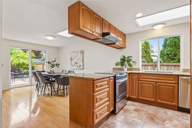 12018 NE 136th Place, Kirkland, WA 98034