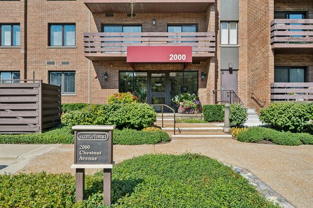 2000 CHESTNUT Avenue 103, Glenview, IL 60025