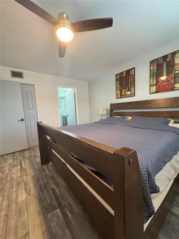 11485 OAKHURST ROAD -211, Largo, FL 33774