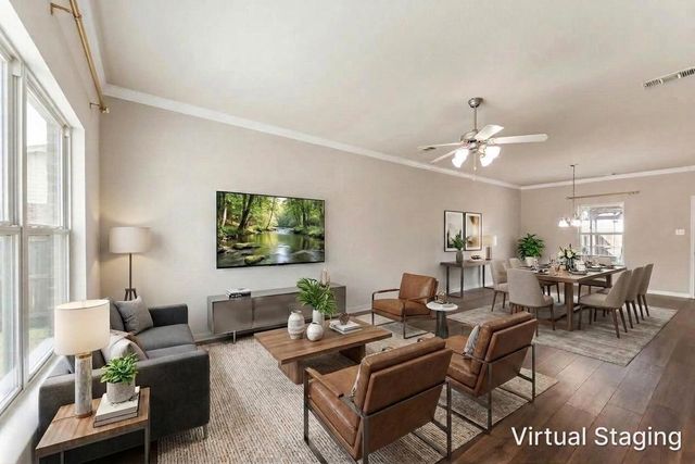512 Forest Village Circle, La Marque, TX 77568