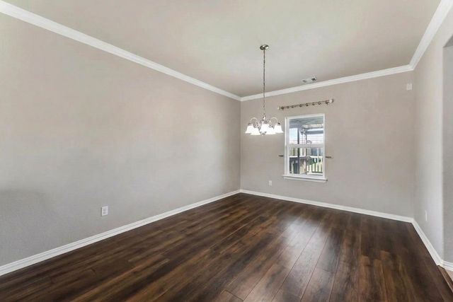 512 Forest Village Circle, La Marque, TX 77568