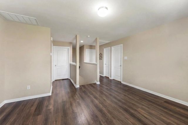 512 Forest Village Circle, La Marque, TX 77568