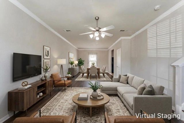 512 Forest Village Circle, La Marque, TX 77568