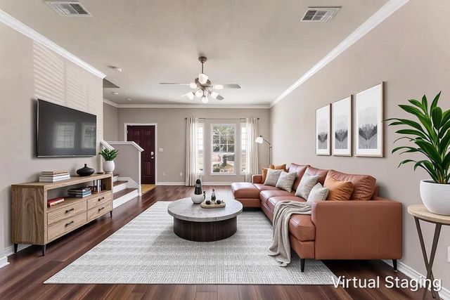 512 Forest Village Circle, La Marque, TX 77568
