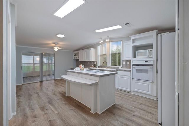 37729 NEUKOM AVENUE, Zephyrhills, FL 33541