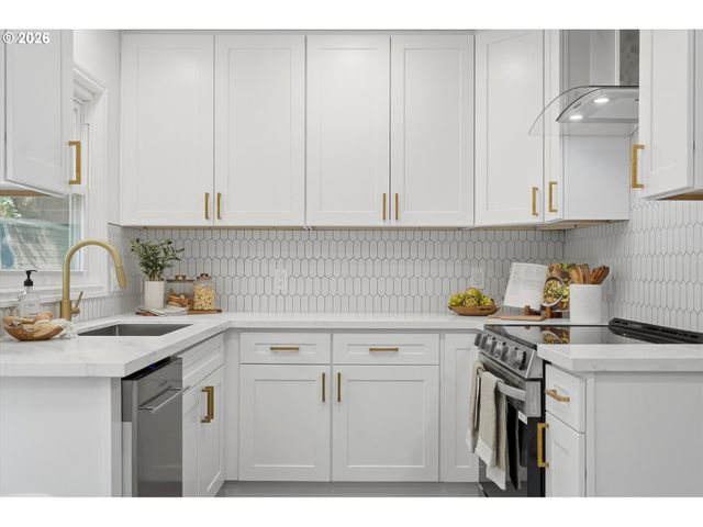 3215 Ne 89TH Ave, Portland, OR 97220