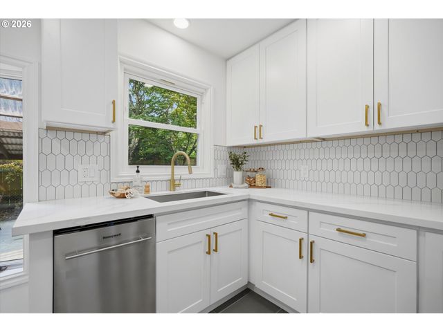 3215 Ne 89TH Ave, Portland, OR 97220
