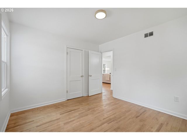3215 Ne 89TH Ave, Portland, OR 97220