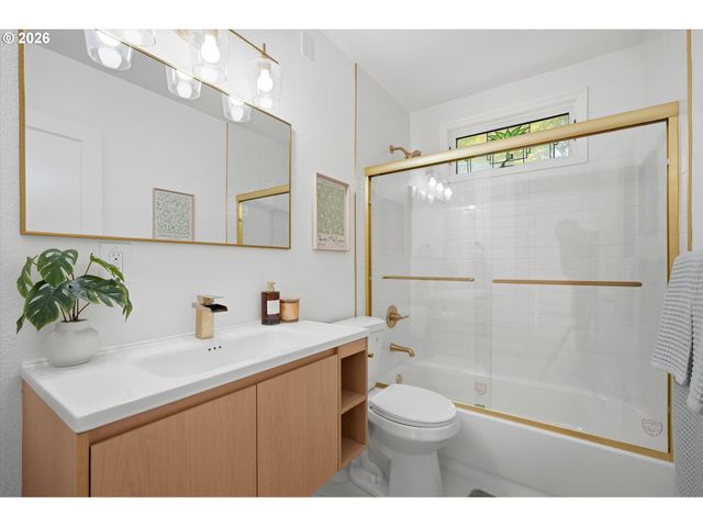 3215 Ne 89TH Ave, Portland, OR 97220