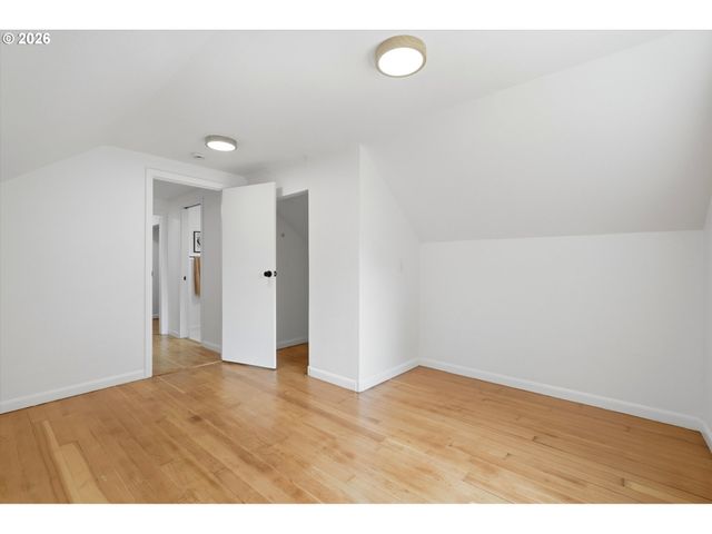 3215 Ne 89TH Ave, Portland, OR 97220