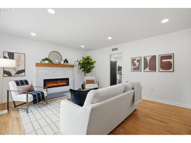 3215 Ne 89TH Ave, Portland, OR 97220