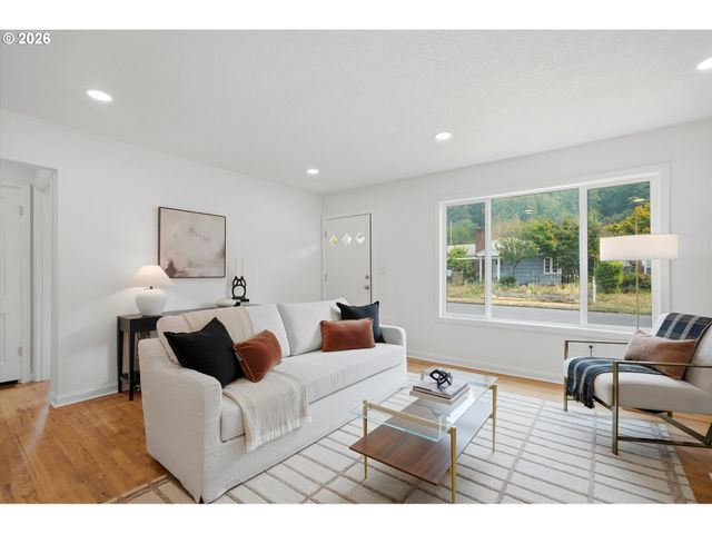 3215 Ne 89TH Ave, Portland, OR 97220