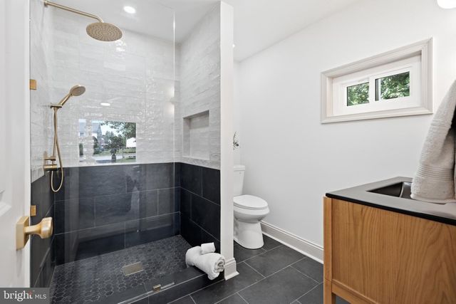 401 TWIN OAKS DR, Havertown, PA 19083