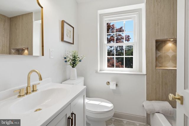 401 TWIN OAKS DR, Havertown, PA 19083