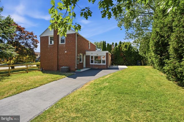 401 TWIN OAKS DR, Havertown, PA 19083