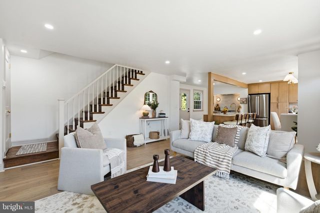 401 TWIN OAKS DR, Havertown, PA 19083