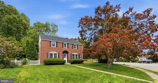 401 TWIN OAKS DR, Havertown, PA 19083
