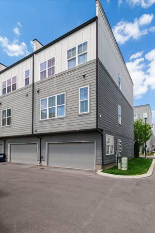 2001 Edison Park Ln, Nashville, TN 37209