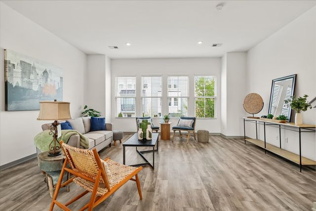 2001 Edison Park Ln, Nashville, TN 37209