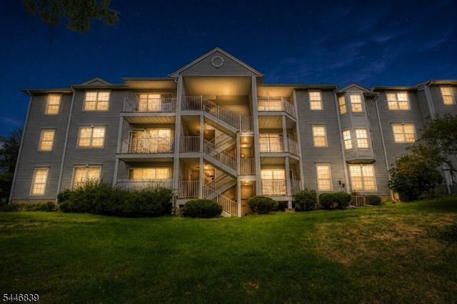 107 Rachel Ct, Franklin Twp., NJ 08823