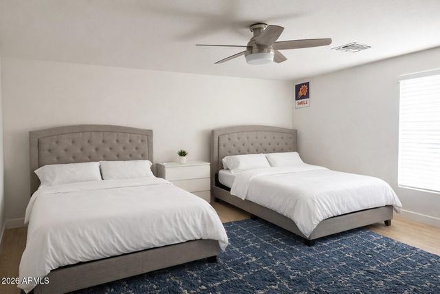 1906 E PATRICK Lane, Phoenix, AZ 85024