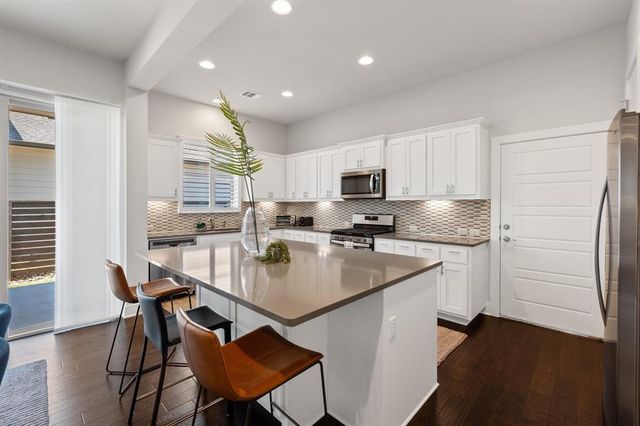 1506 Arcilla ST, Austin, TX 78741