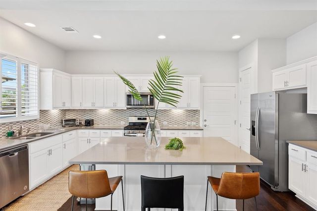 1506 Arcilla ST, Austin, TX 78741