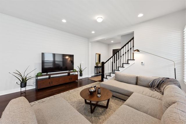 1506 Arcilla ST, Austin, TX 78741