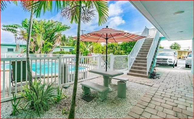 11440 1ST STREET E 6, Treasure Island, FL 33706