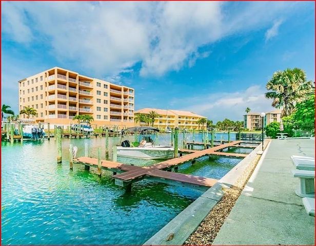 11440 1ST STREET E 6, Treasure Island, FL 33706