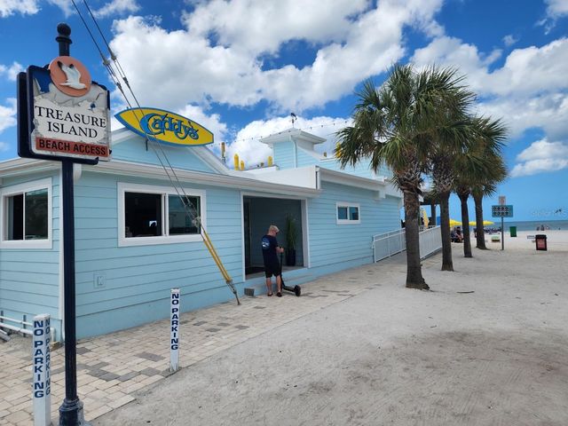 11440 1ST STREET E 6, Treasure Island, FL 33706