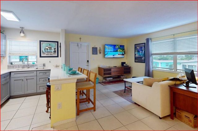 11440 1ST STREET E 6, Treasure Island, FL 33706